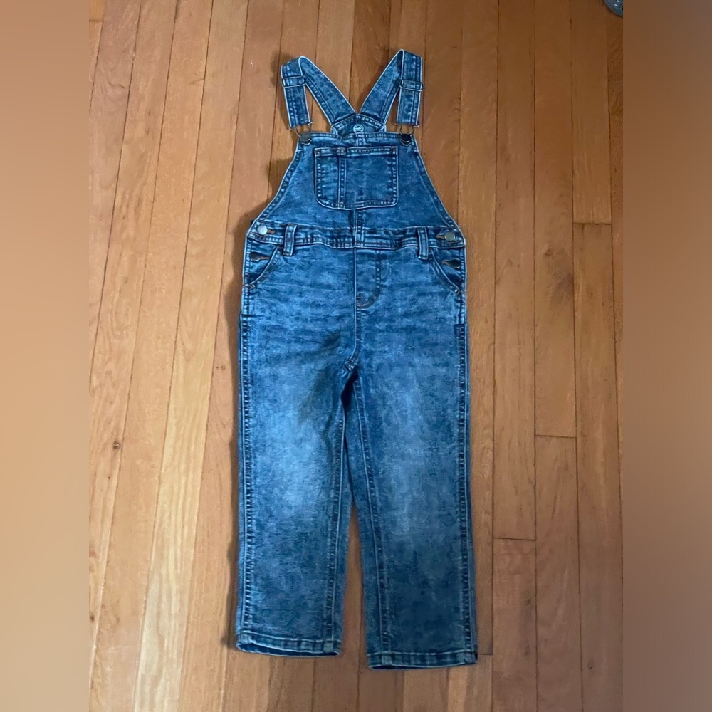 Overalls for young girls